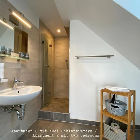 Amaroo - “charlottenhof” 2*