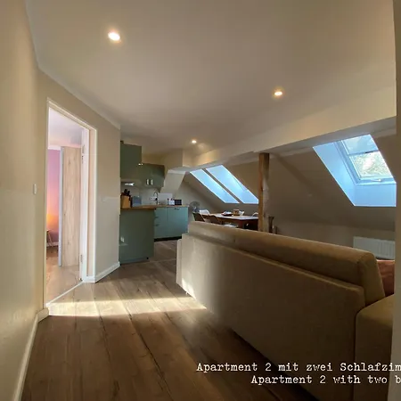 Amaroo - “charlottenhof” 2* Potsdam
