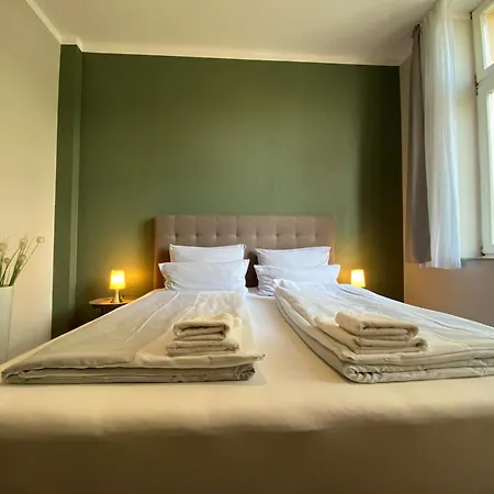 Amaroo - “charlottenhof” 2*