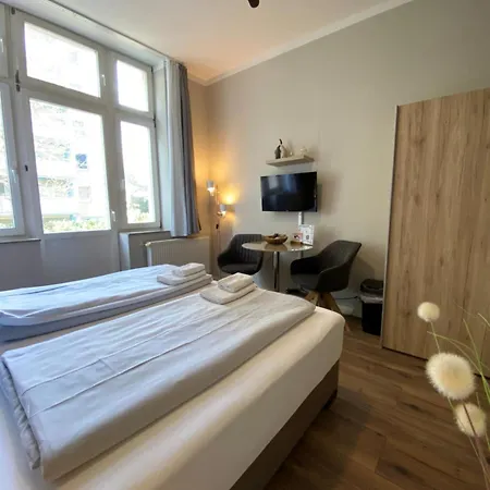 Amaroo - “charlottenhof” Värdshus Potsdam