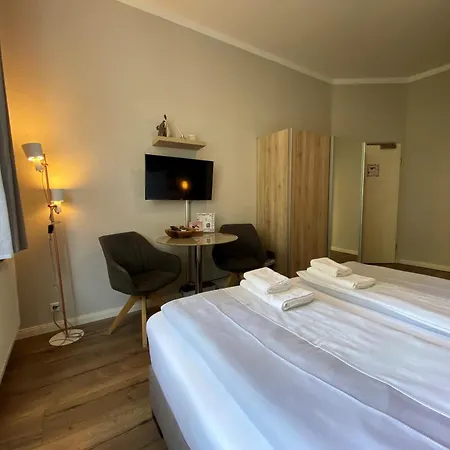 Amaroo - “charlottenhof” 2*