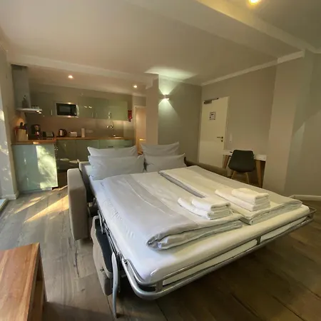 Amaroo - Gaestehaus “charlottenhof” Потсдам