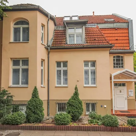 Amaroo - Gaestehaus “charlottenhof” Мини-отель 2*
